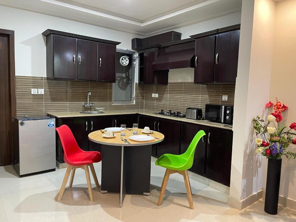 Marine Tower Apartman Ravalpindi Kültér fotó