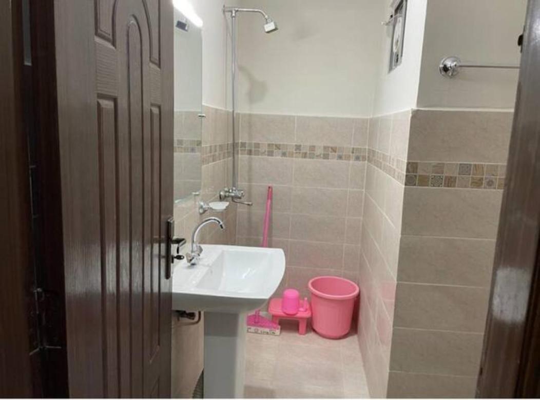 Marine Tower Apartman Ravalpindi Kültér fotó